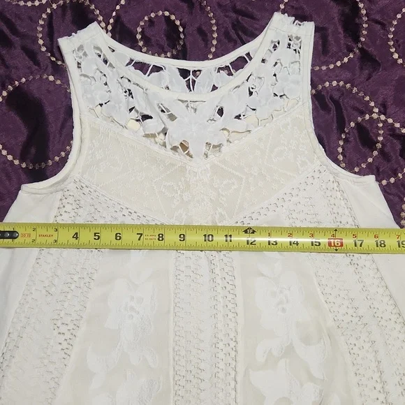 VANESSA VIRGINIA OF ANTHROPOLOGIE IVORY LACE. Size 6 - Picture 10 of 11